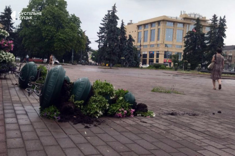 Попадало все: наслідки негоди у Луцьку