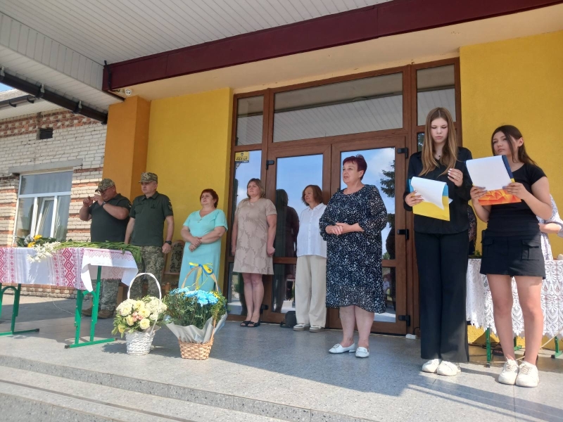 Меморіальна дошка та державна нагорода: на Волині вшанували подвиг двох Героїв