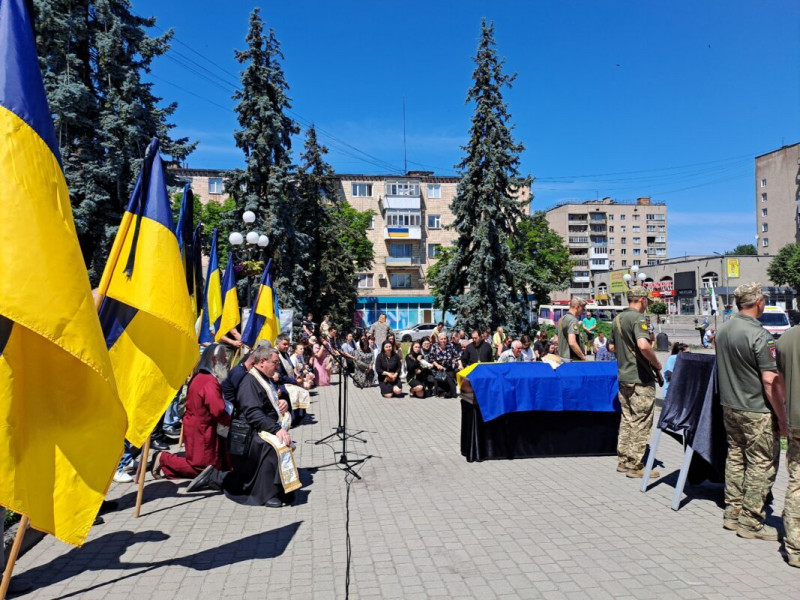 Понад 20 місяців вважався зниклим безвісти: на Волині попрощались із захисником Олександром Шевченком