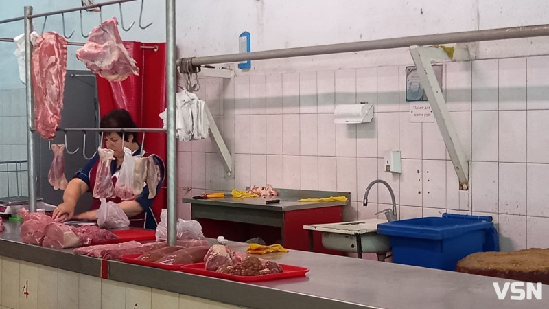 Ціни у серпні: скільки коштують на ринках Луцька м’ясо та домашні яйця