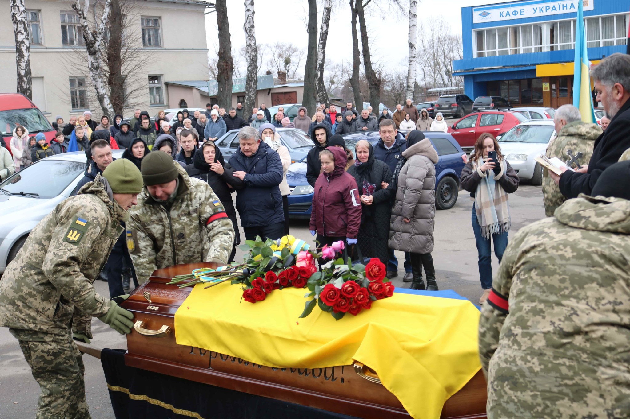 Спільна втрата для двох громад: на Волині попрощалися з полеглим воїном Валерієм Гриневичем