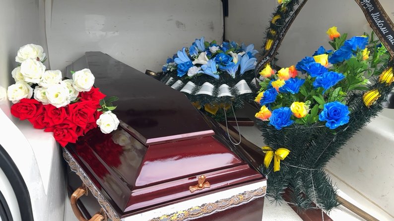 «День починається з трагедії»: лучанин понад 20 років працює судмедекспертом