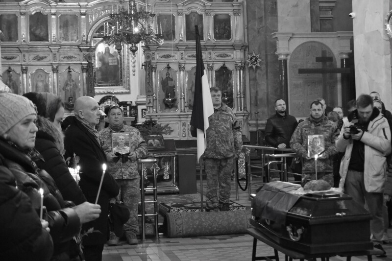 Два прощання в один день: у Луцьку поховали Героїв Вадима Басараба та Сергія Вікторського