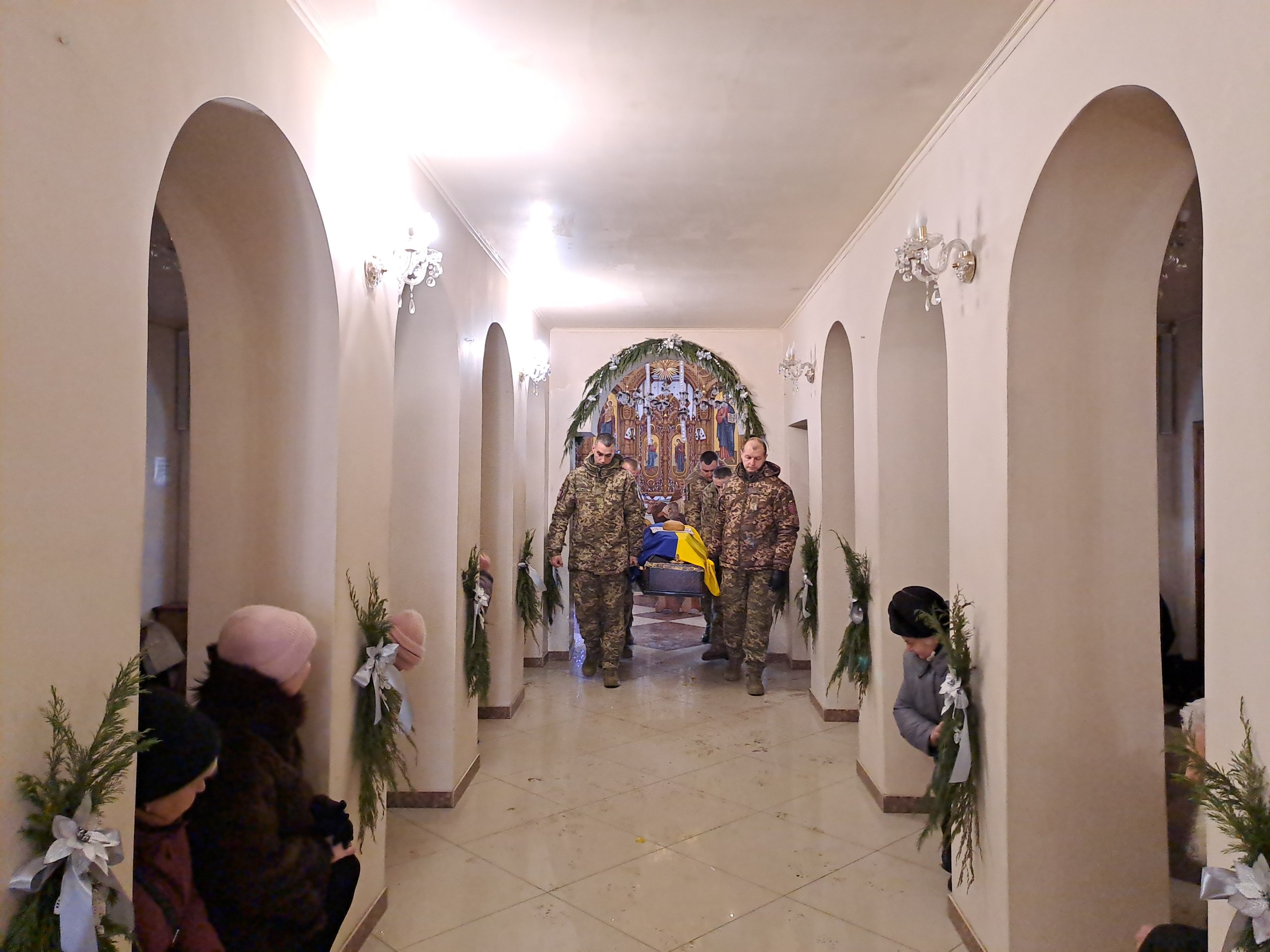 Мобілізували влітку: на Волині в останню путь провели Героя Романа Сахарука