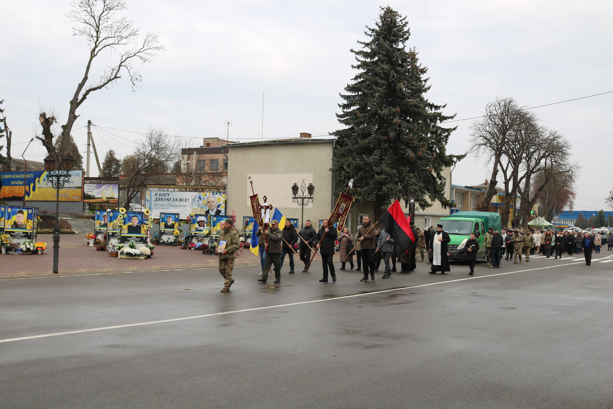 Ворожий дрон обірвав життя: на Волині попрощалися з Героєм Олександром Вихневичем