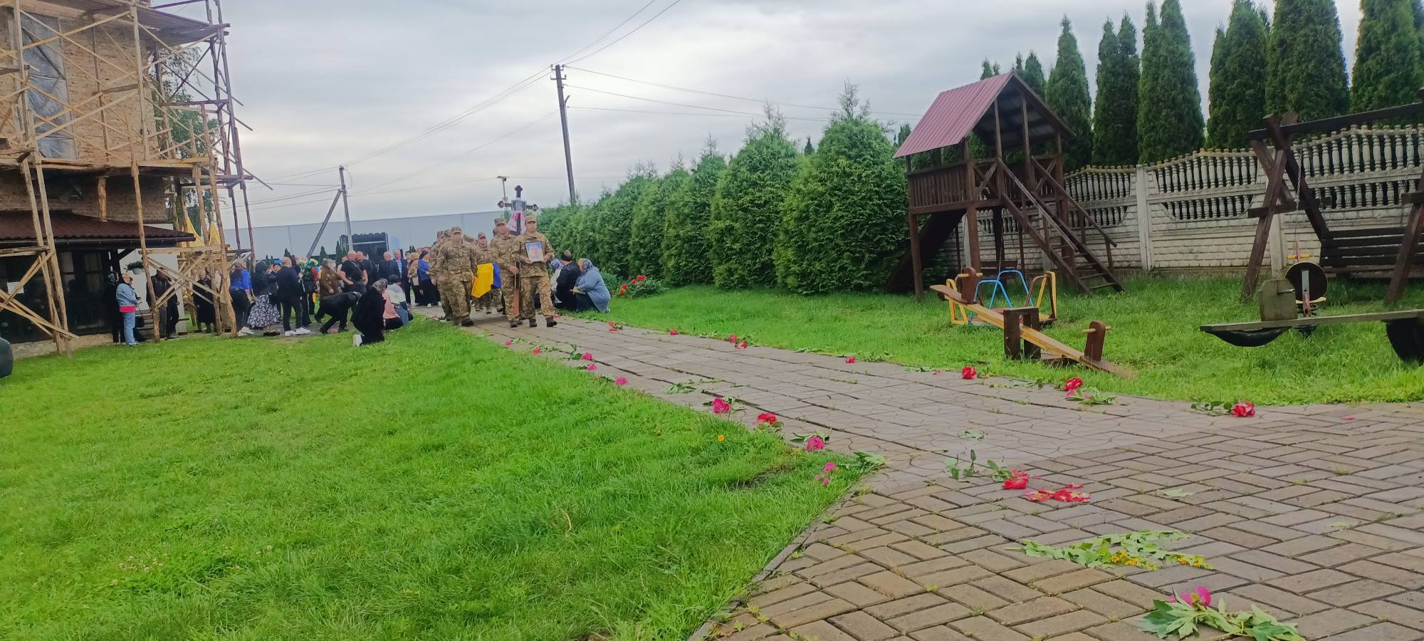 Навіки 35: на Волині попрощалися з Героєм Романом Никончуком