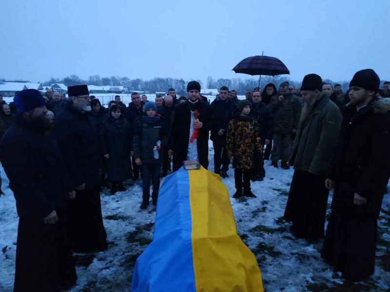 Люблячий чоловік, тато, дідусь, надійний побратим: на Волині поховали Героя Василя Мельничука. Відео