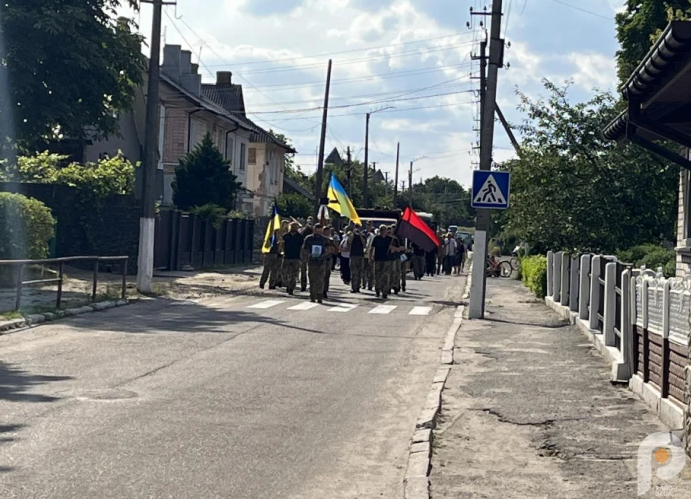 У Луцькому районі з усіма військовими почестями попрощалися із Героєм Віталієм Матвійчуком