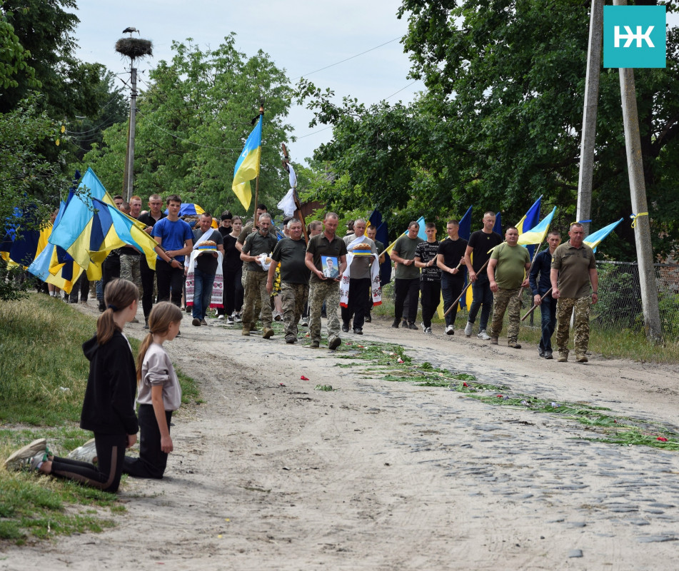 Трагічно загинув на Луганщині: на Волині прощалися з молодим Героєм Іваном Лахаєм