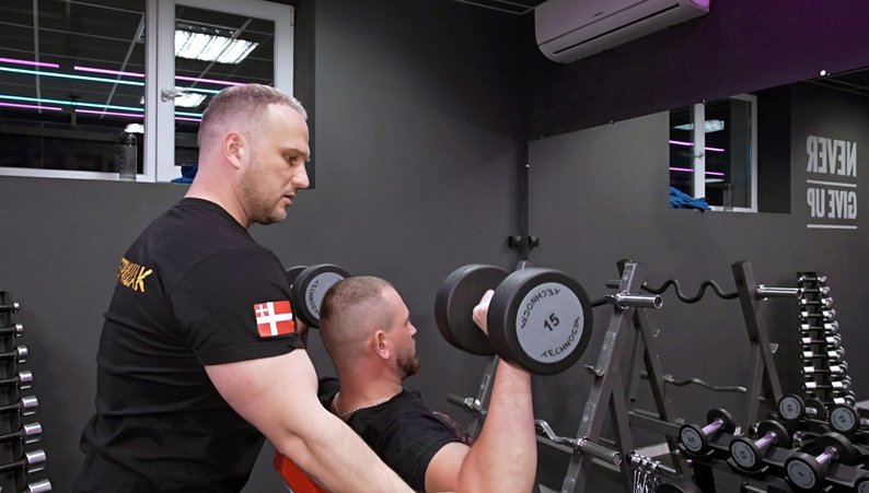 «Спорт після бою» – як ветерани війни на Волині повертаються до життя через стронгмен
