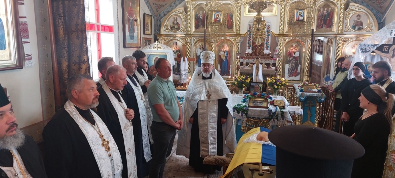 Отримав несумісні з життям поранення: на Волині попрощалися з Героєм Юрієм Атласом
