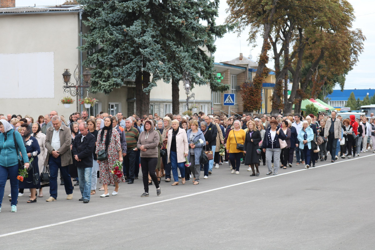 20 років працював за кордоном та повернувся захищати країну: у Луцькому районі поховали Героя Аркадія Міщенка