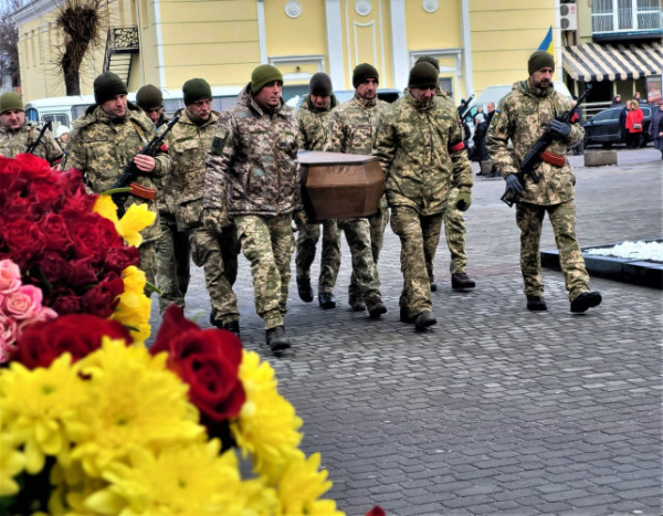 Прощавай, Фотографе: на Волині попрощалися із Героєм Максимом Бурдою