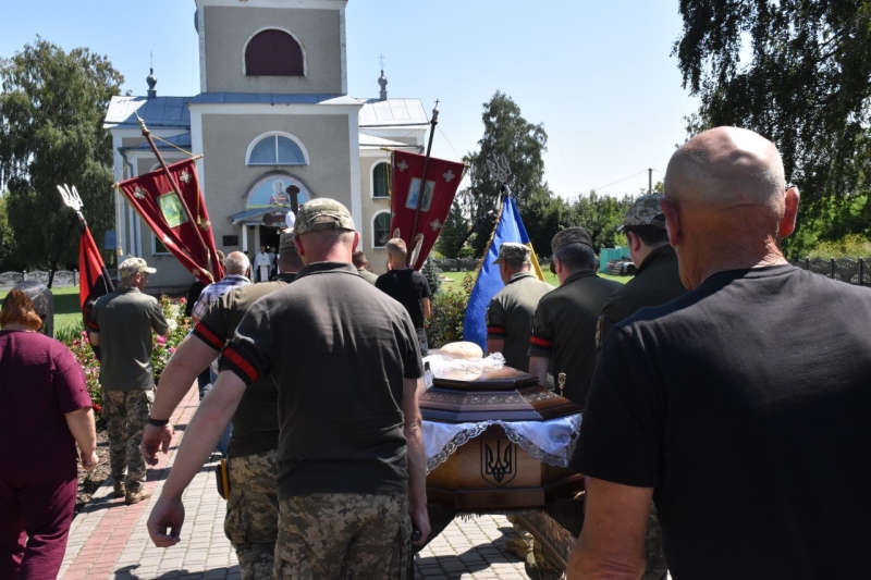 Навіки молодий: на Волині попрощалися з 26-річним Героєм Валентином Богатих