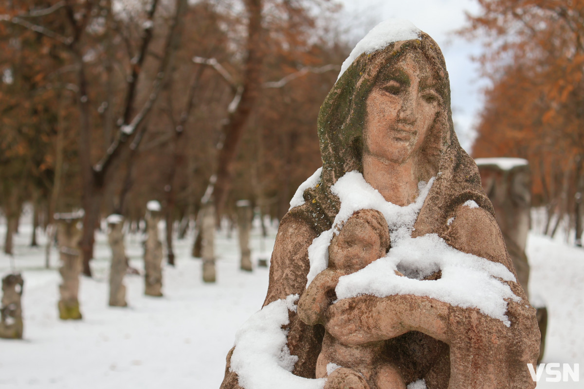 Останній день 2025 у Луцьку: місто в очікуванні Нового року. Фоторепортаж