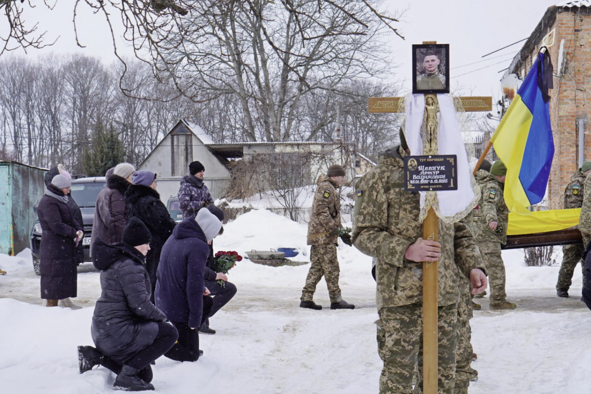 Навіки 26: на Волині в останню земну путь провели солдата Артура Шевчука