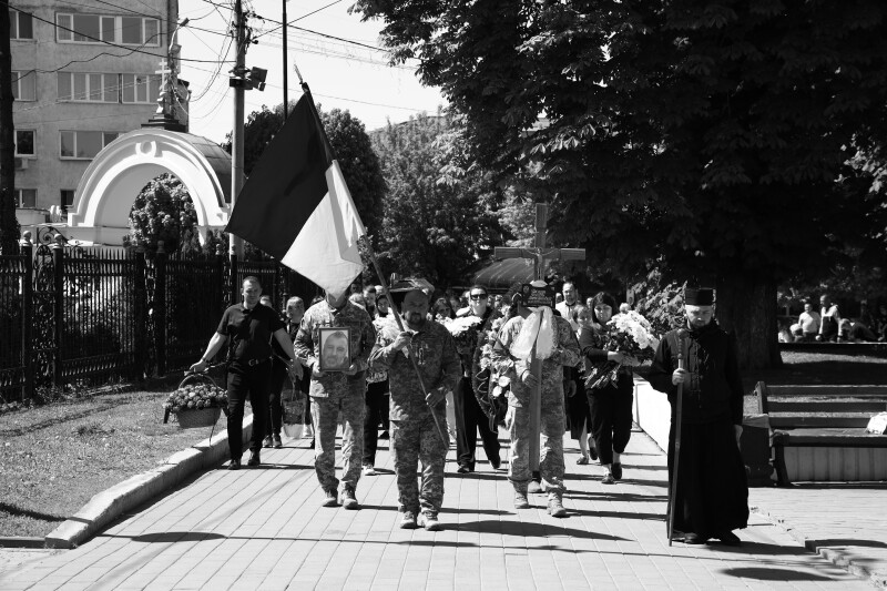 Помер від важких поранень: у Луцьку провели в останню дорогу 52-річного Героя Богдана Гладуна