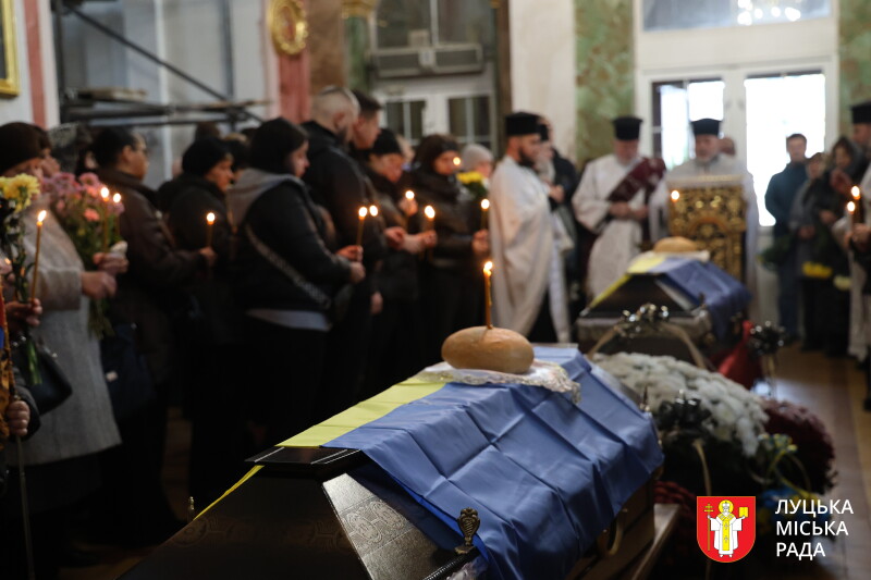 У Луцьку попрощалися з двома захисниками - Анатолієм Парфенюком та Олександром Кондращуком