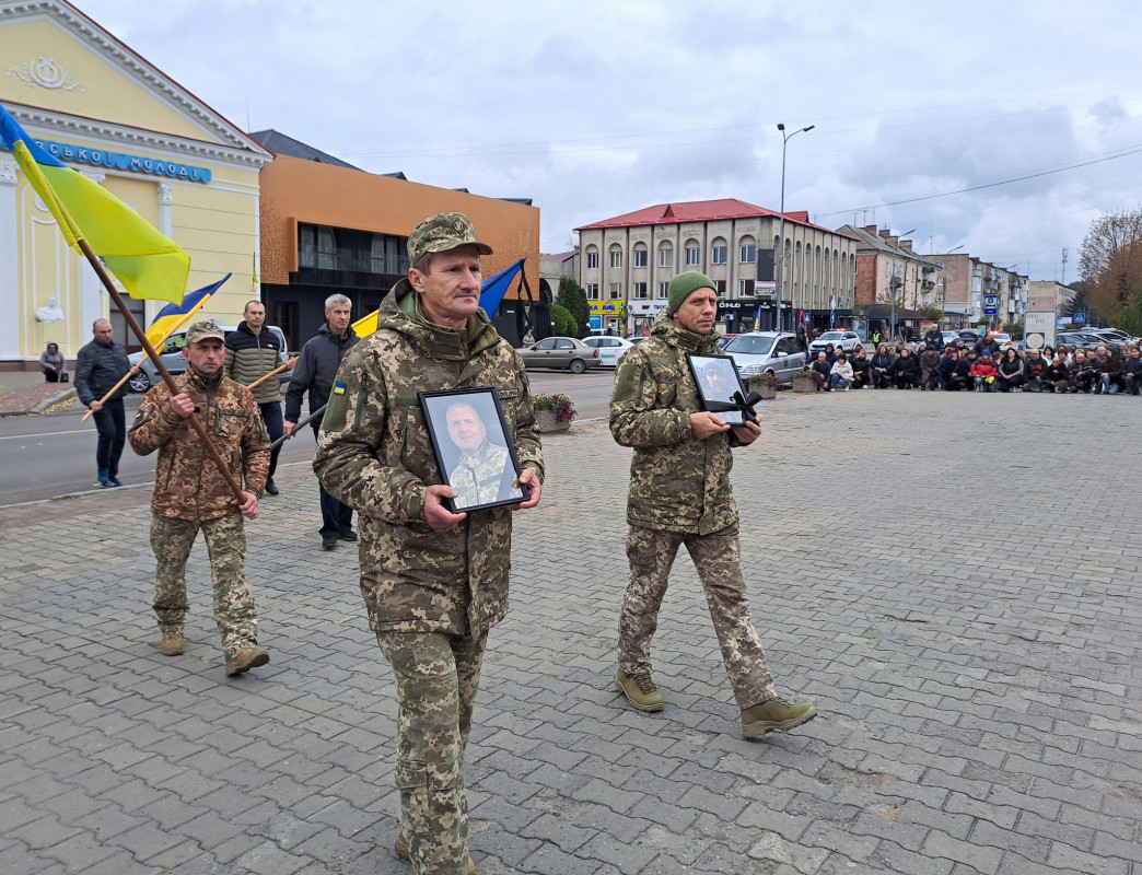 Ковель у жалобі: місто попрощалося з трьома Героями