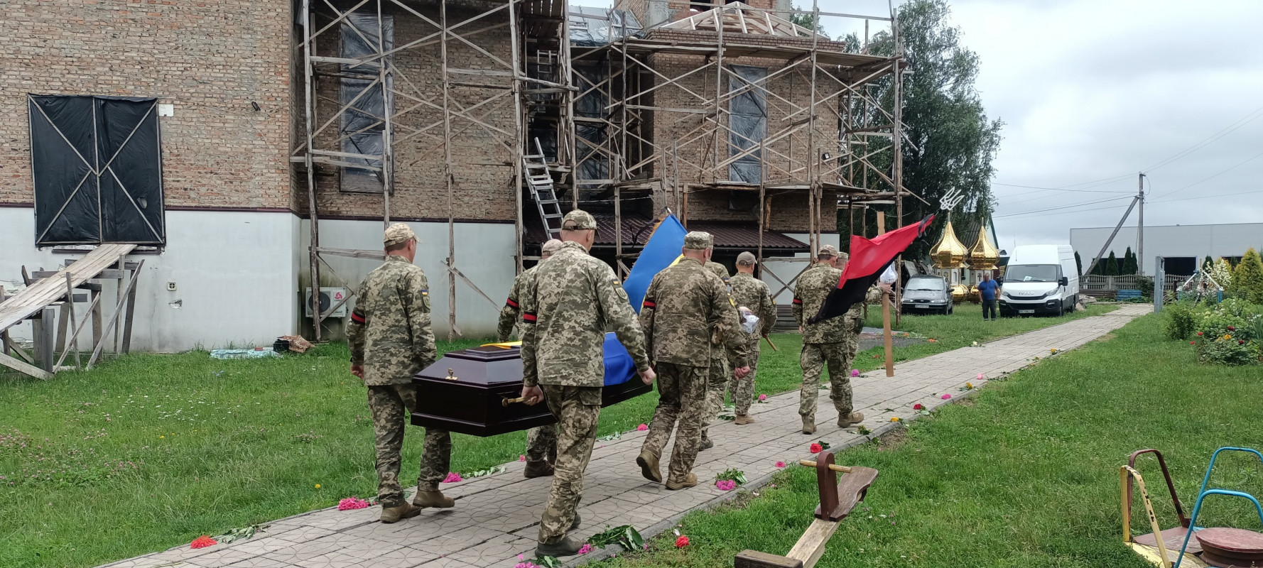 3-річна донечка втратила батька: на Волині віддали останню шану молодому Герою Гнату Валеру