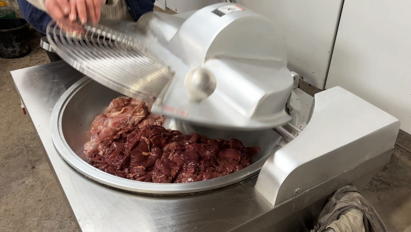 Ветеран із Волині отримав грант і відкрив виробництво кормів для тварин