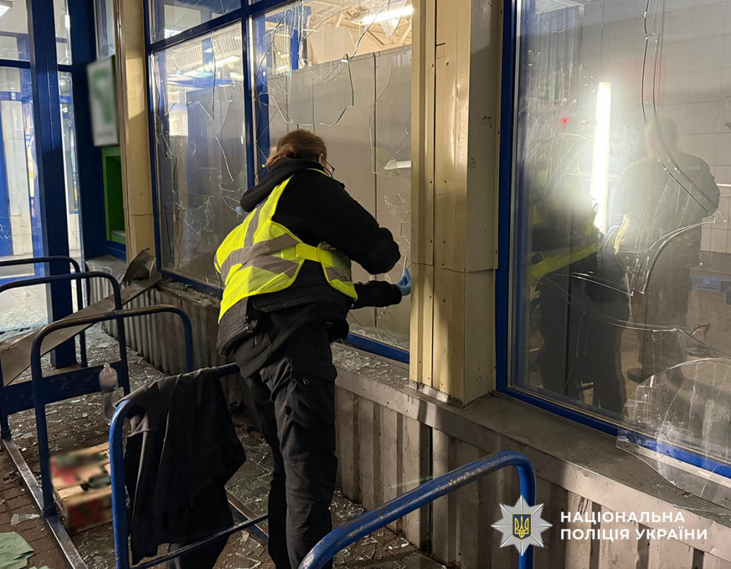 У Житомирі чоловік кинув гранату біля супермаркету: постраждали шестеро людей