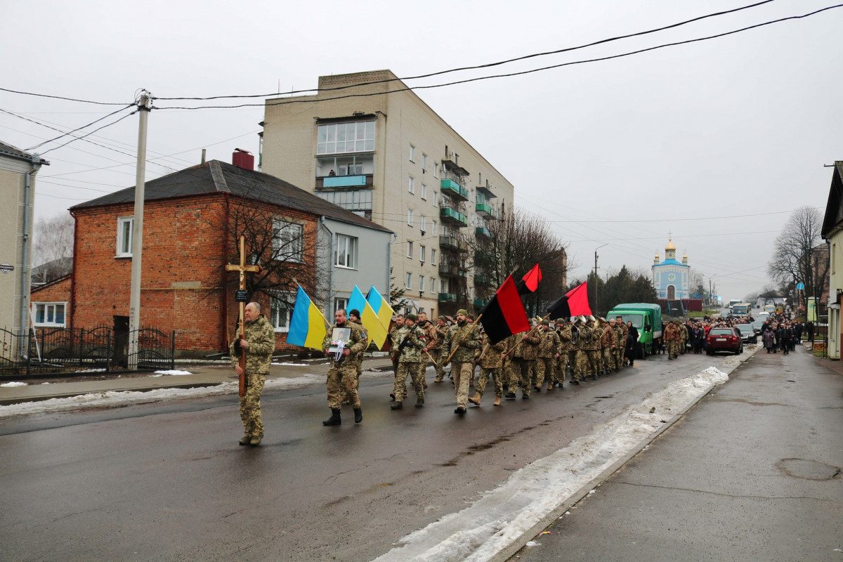 Пів року вважали зниклим безвісти: на Волині всім селом прощалися з 31-річним Героєм Іваном Майструком. Фото