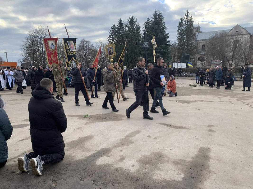 Назавжди повернувся додому: на Волині зустріли тіло молодого Героя Андрія Охотинського