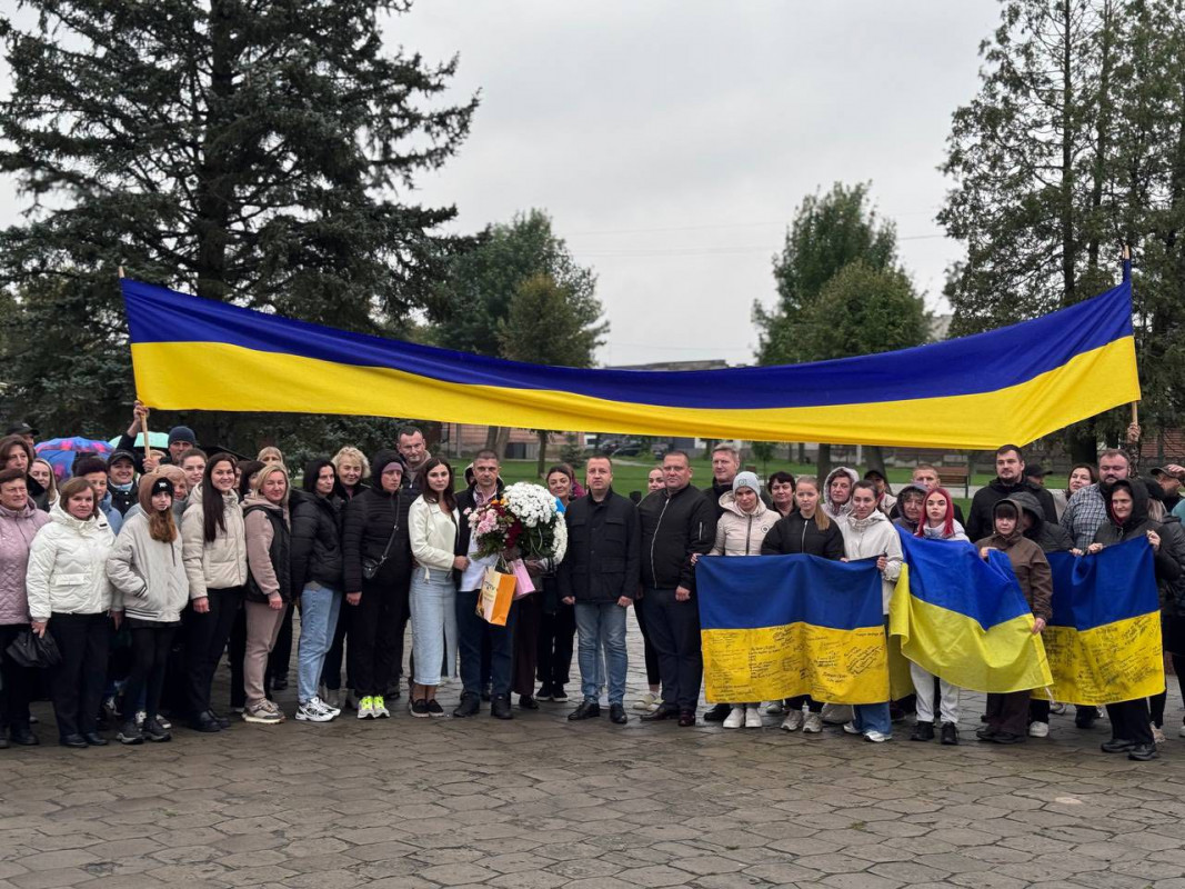 Вперше за понад 3,5 роки ступив на рідну землю: додому повернувся звільнений з полону волинянин Андрій Ховхун