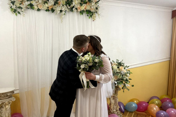 Познайомилися на службі у Луцьку: одружилася пара військових