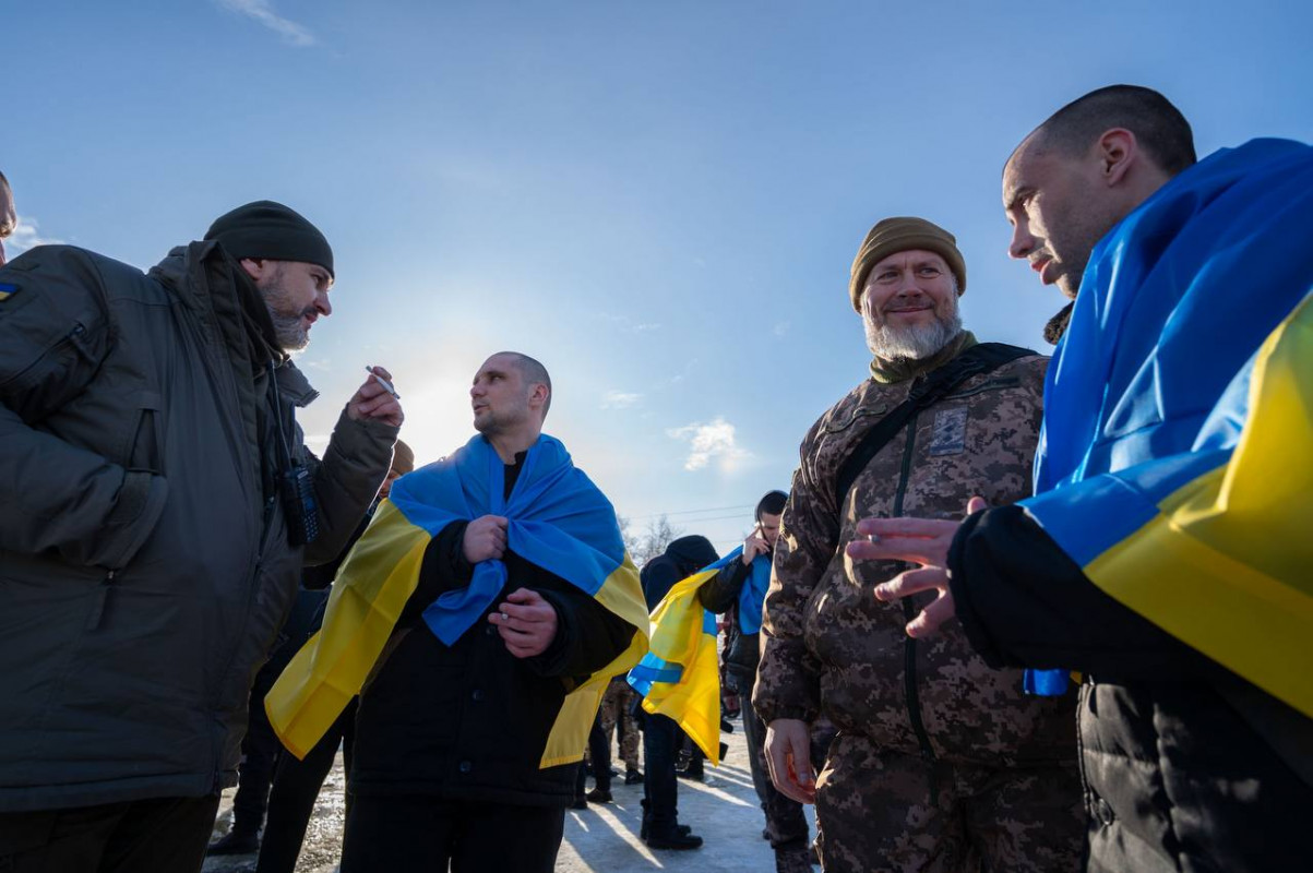 Наші вдома: Україна та Росія провели великий обмін військовополоненими