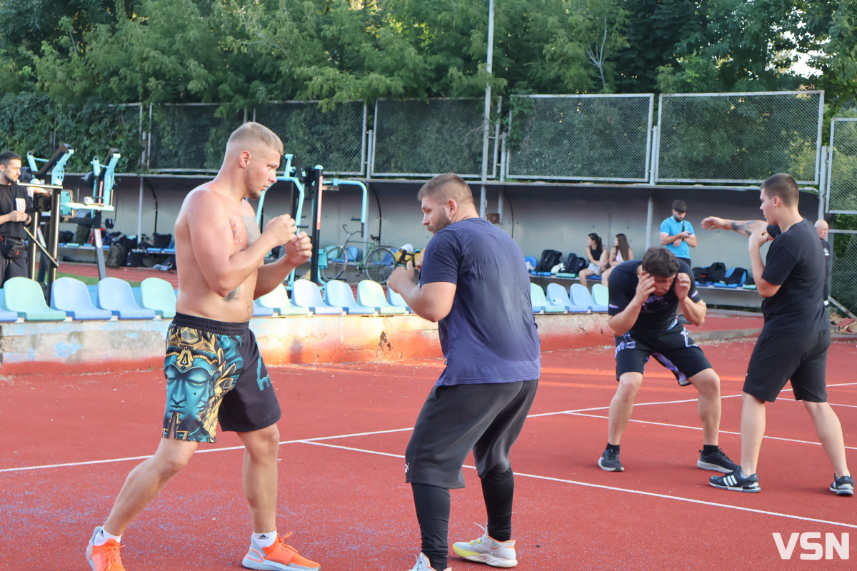 Майстер спорту з ММА Андрій Гуславський провів безкоштовне відкрите тренування у Луцьку. Фото