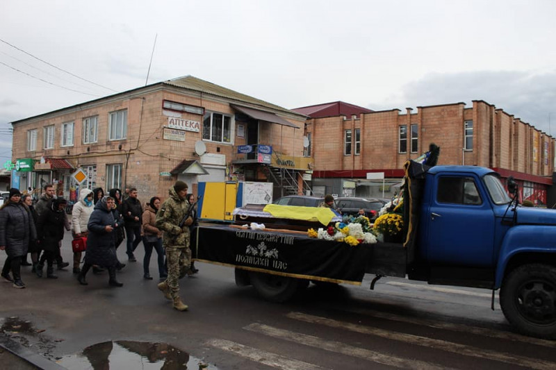 Донька та син втратили батька: на Волині попрощались із Героєм Василем Мартинюком