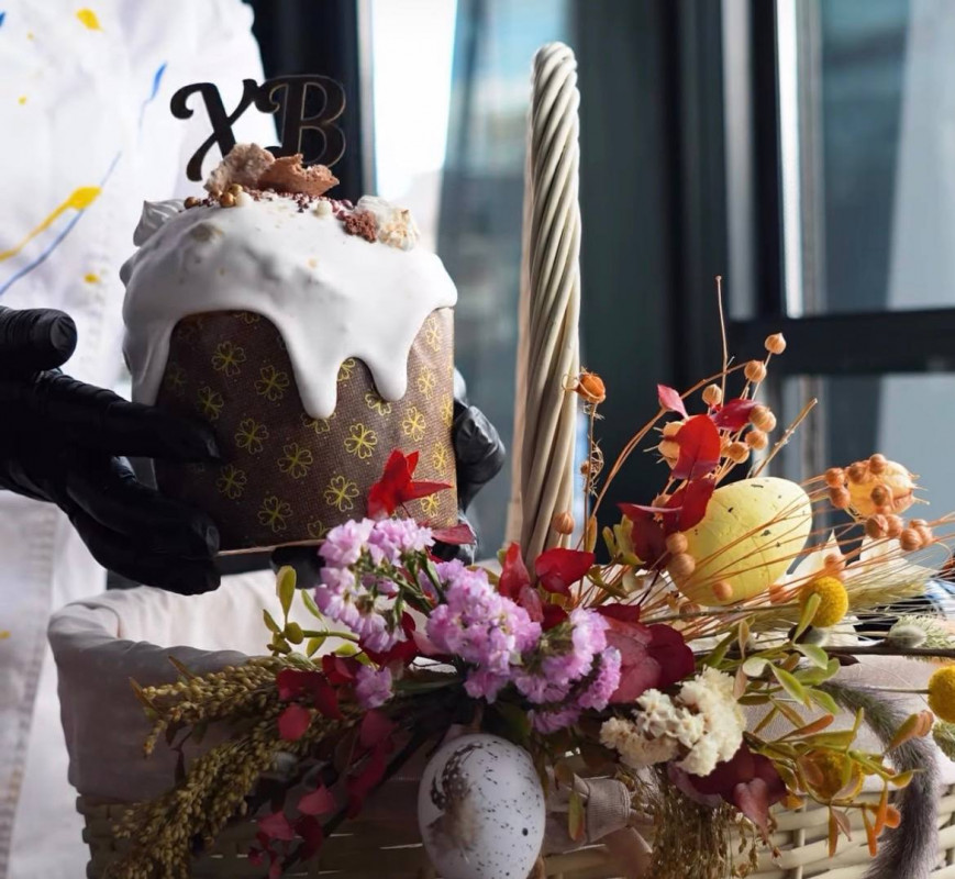 Скільки коштують великодні страви у Луцьку: готові набори, які пропонують ресторани міста