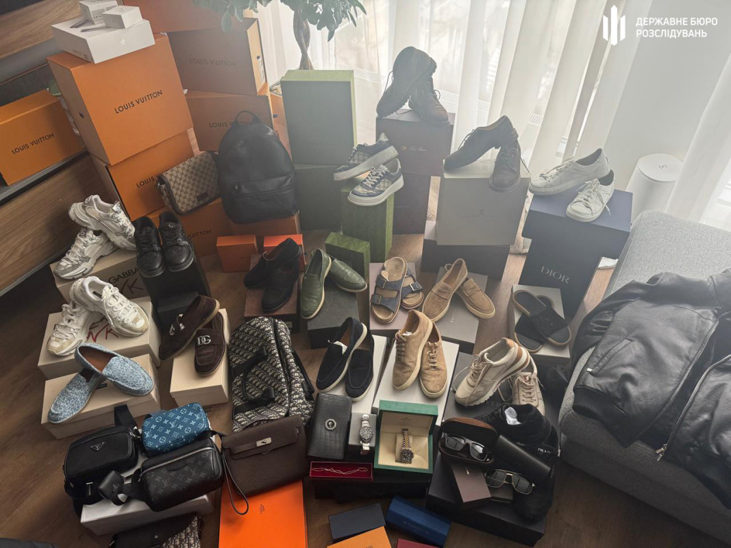 Гнилі продукти для військових: ДБР викрило мільйонну схему на харчах для армії