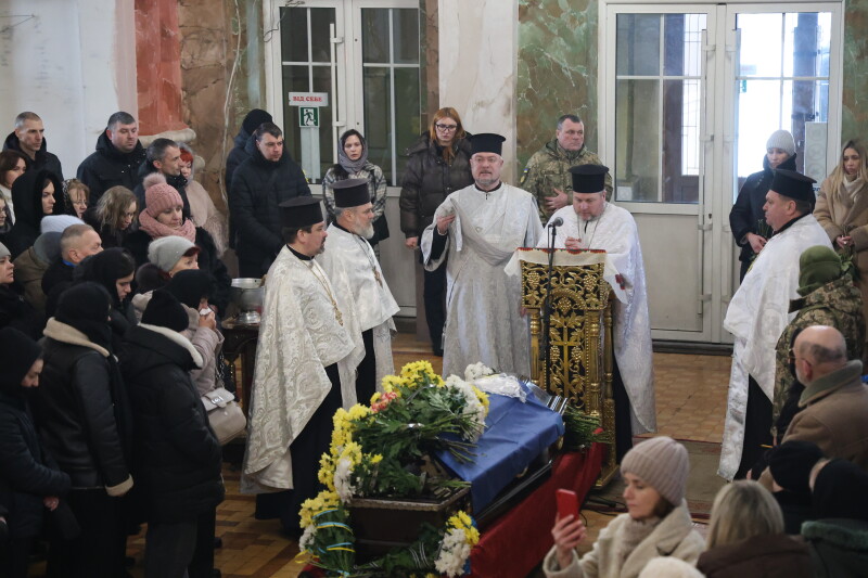 Загинув у лютому 2024 року: у Луцьку попрощалися з Героєм Дмитром Бобровським