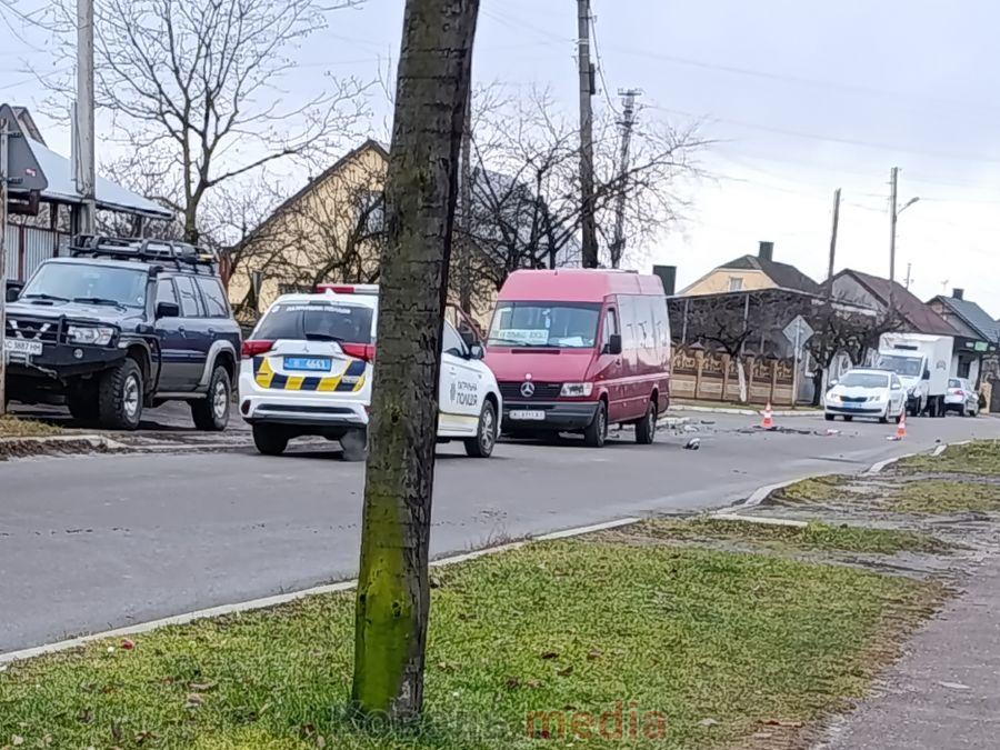 ДТП на Волині: мікроавтобус зіткнувся з мотоциклом