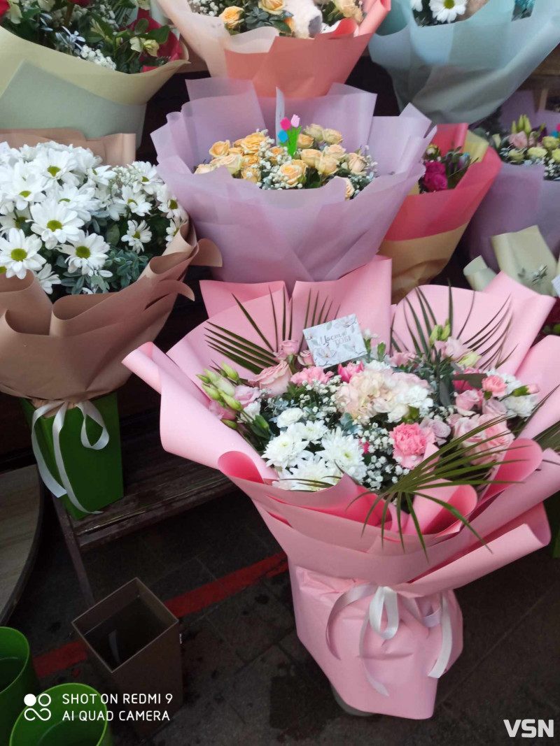 День закоханих: скільки коштують квіти у Луцьку