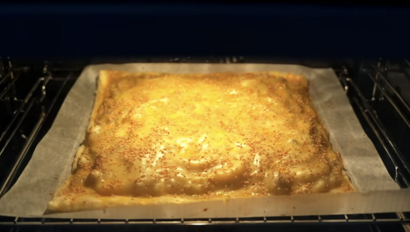 Домашній пиріг-чізбургер: швидко, смачно та без фастфуду