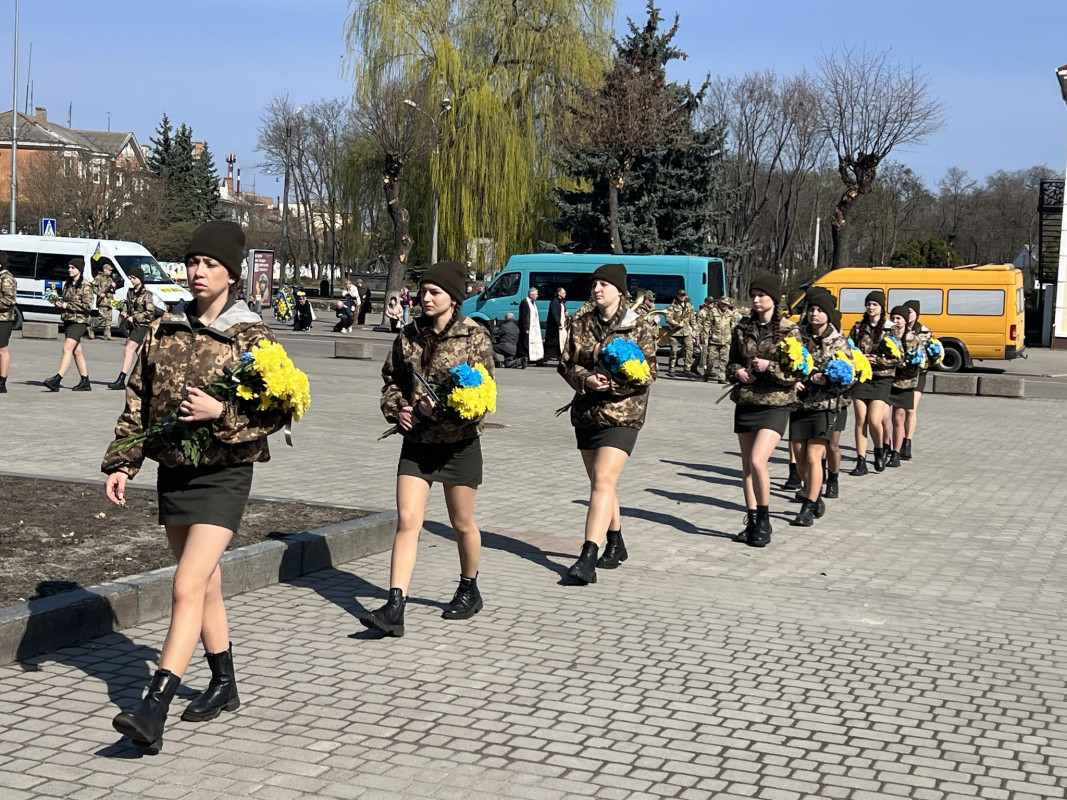 Ковелі у жалобі: громада провела в останню дорогу Героїв — Бориса Нестерука та Олександра Кратюка