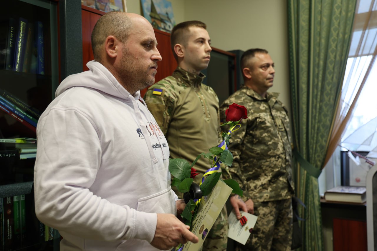 У Луцьку двом захисникам України вручили бойові нагороди «За поранення» та «Золотий хрест»