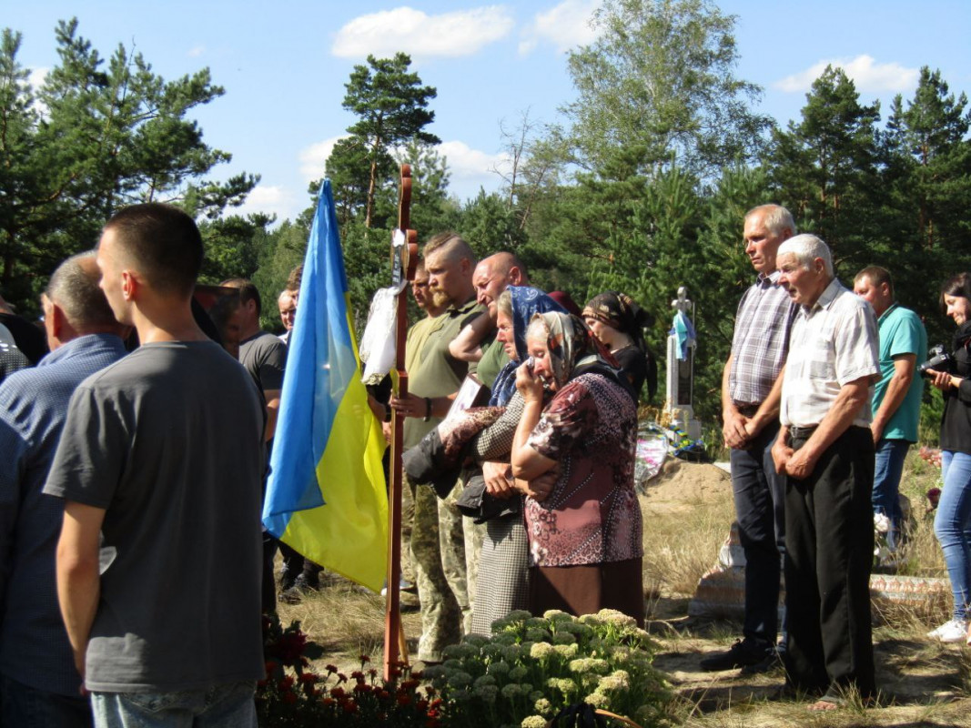 В один день громада прощається відразу з трьома Героями: на Волині поховали молодого захисника Олега Новосада