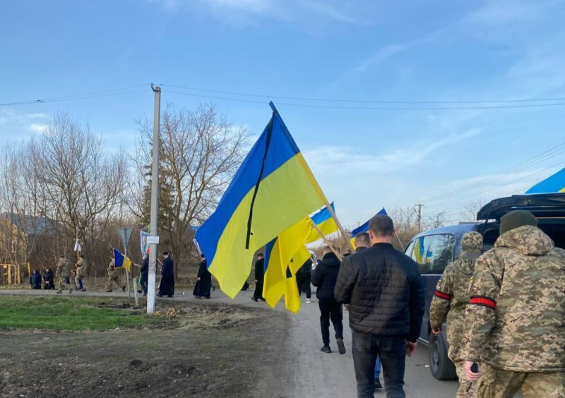 Батьки, брат та сестри залишились без надійного плеча: на Волині попрощалися із Героєм Олексієм Литвинчуком