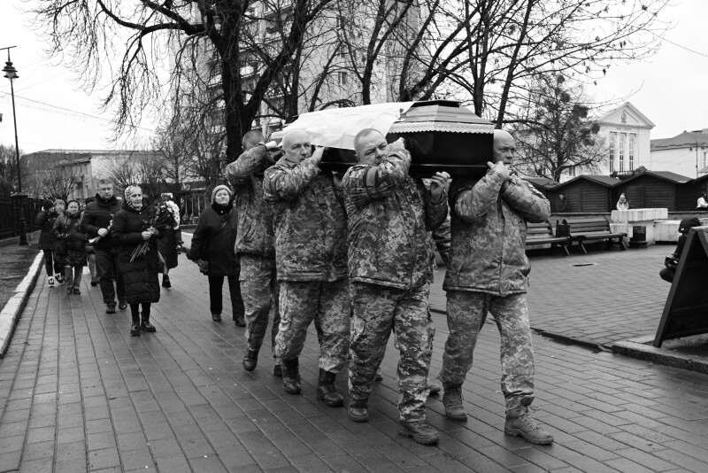 Загинув на Донеччині: у Луцьку попрощалися з Героєм Ігорем Ревком