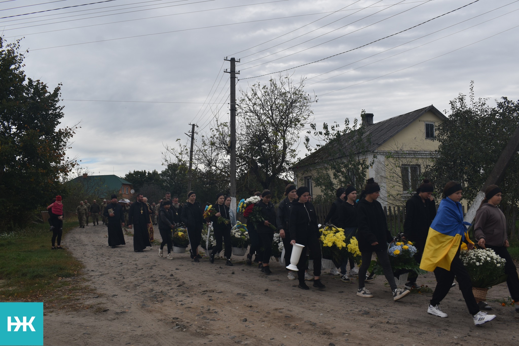 Маленька донечка втратила батька: на Волині провели в останню путь Героя Володимира Дарчича