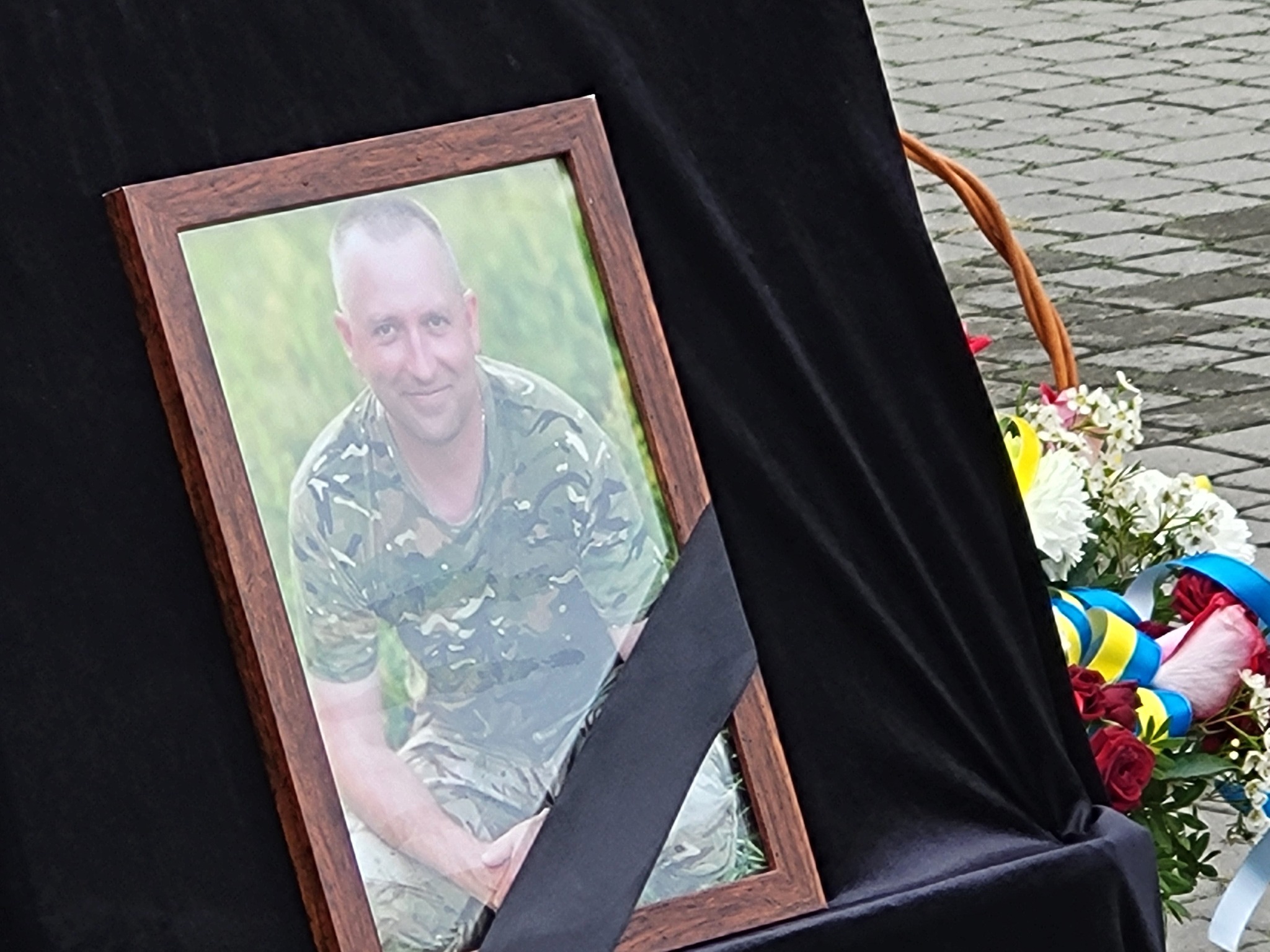 Понад сімнадцять місяців рідні жили в невідомості: на Волині попрощались з Героєм Михайлом Гарбузом