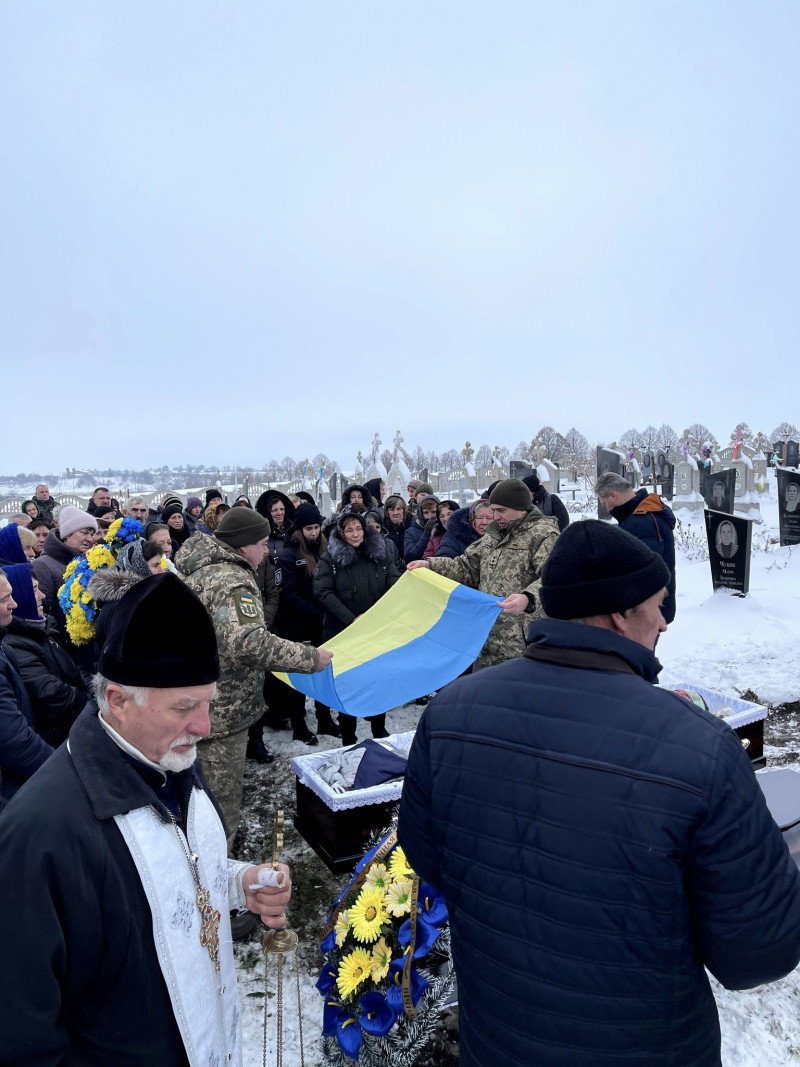 Боронив Україну і всіх нас: у громаді на Волині попрощалися з Олександром Свінцицьким