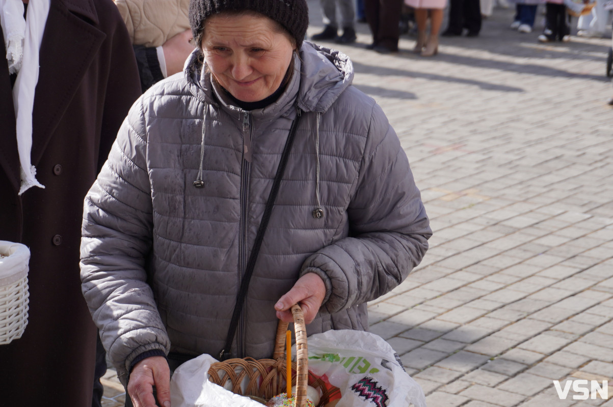 Як у Луцьку освячують Великодні кошики? Фоторепортаж