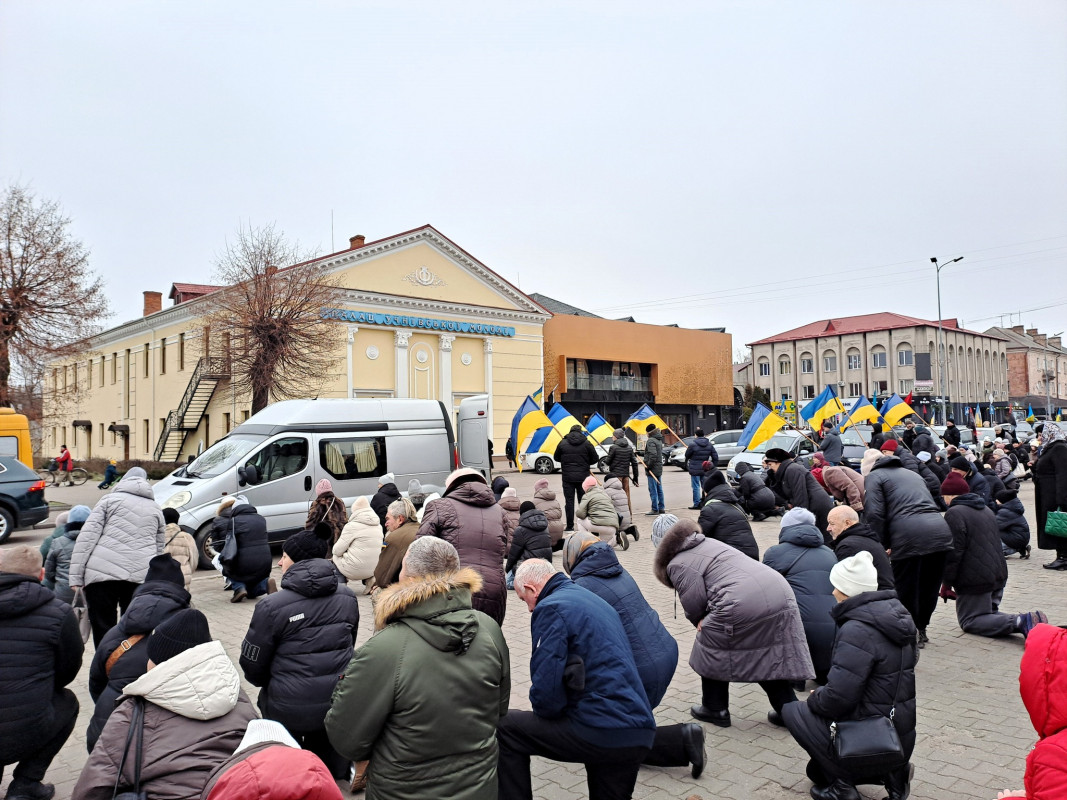 Дві втрати в одні громаді: на Волині попрощалися з Героями Артемом Абрамчуком та Юрієм Гусаром