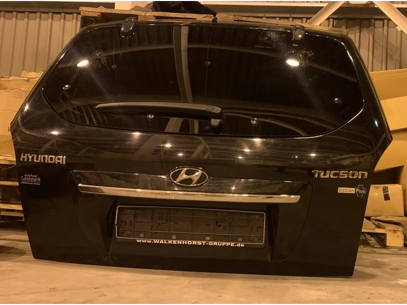 Волинська митниця виставила на торги конфісковані музичні інструменти й автозапчастини